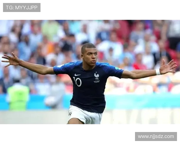 足球巨星精彩瞬间集锦视频展现球场魅力与激情的完美演绎