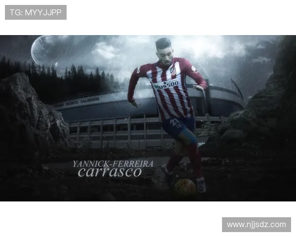 年轻足球明星帅气照片展现运动魅力与青春活力的完美结合